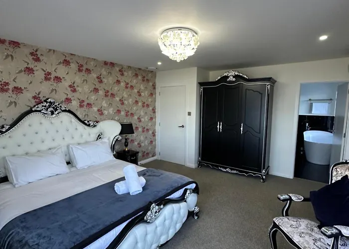 Luxury Lakeside Holiday home Rotorua