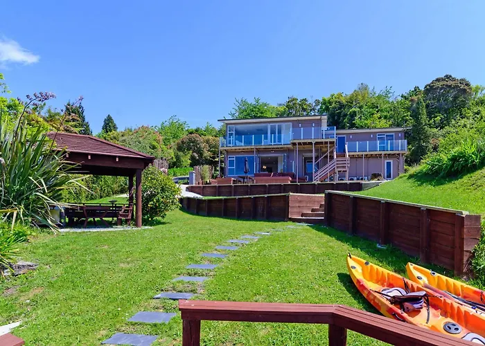 Luxury Lakeside Holiday home Rotorua