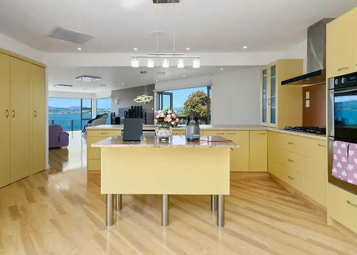 Luxury Lakeside Holiday home Rotorua