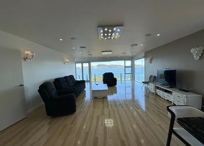 Holiday home Luxury Lakeside Rotorua